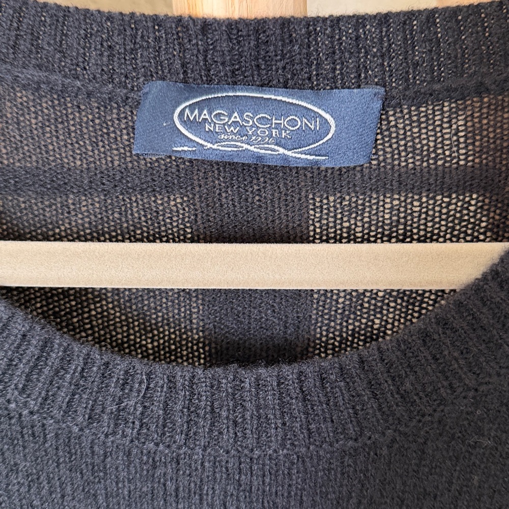 Magaschoni Black Cashmere Sweater Asymmetrical Hem - Picture 2 of 4